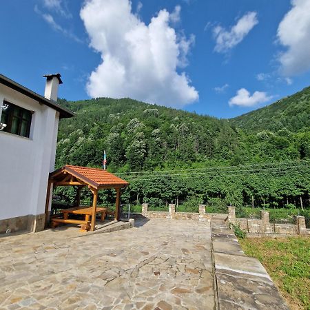 Guest House Ivan Cherni Osum Buitenkant foto
