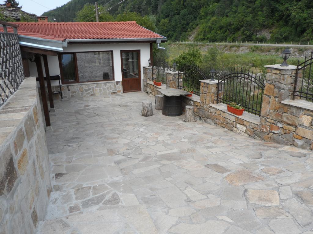 Guest House Ivan Cherni Osum Buitenkant foto